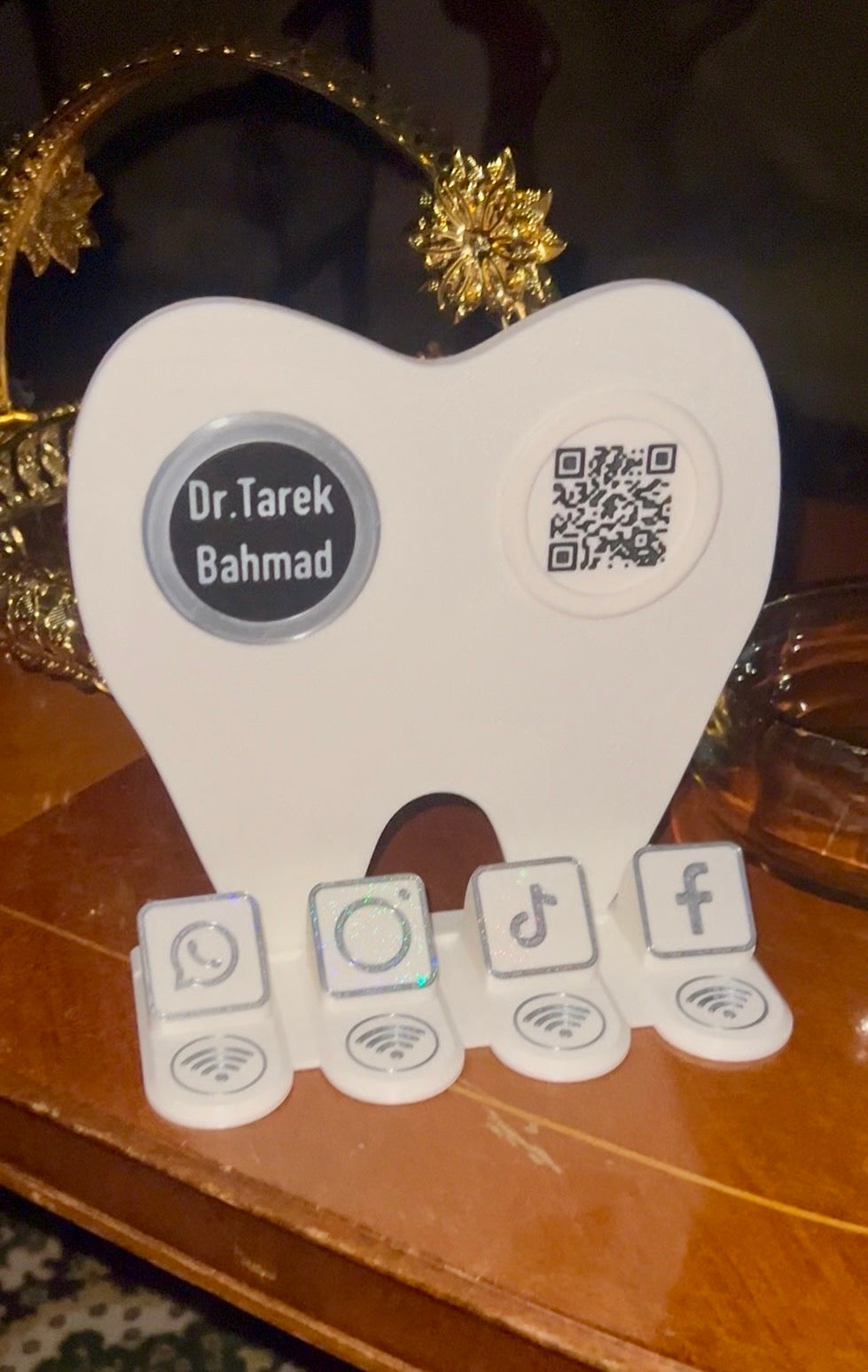 Smart NFC Tooth Stand – Instant Social Media & Patient Connect