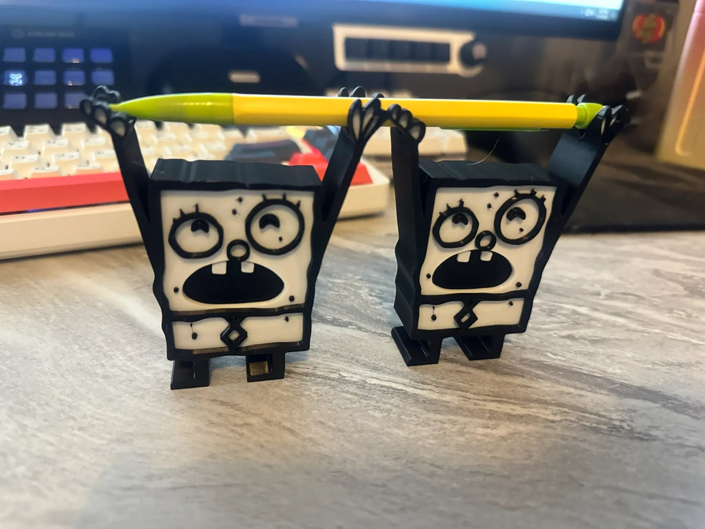 سبونج بوب حامل للقلم