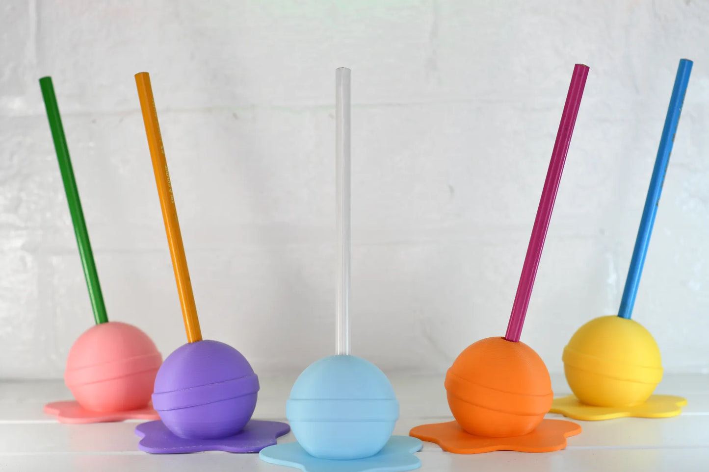 مصاصة حاملة للأقلام