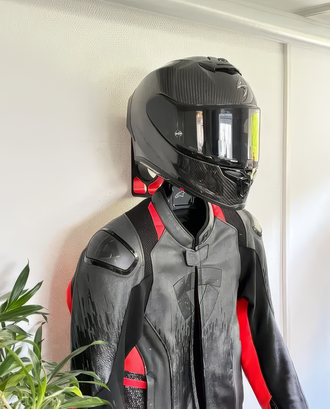 Custom Helmet Hub Stand