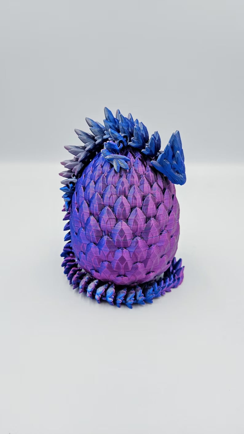 بيضة التنين الخارقة مع تنين