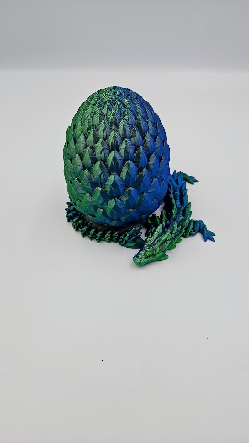 بيضة التنين الخارقة مع تنين